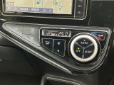 【エアコン】エアコンはオートエアコンとなっておりますので、あらかじめ好みの温度に設定しておけば自動的に風量を調節してくれます。自分でいちいち調節する手間が省けますね。