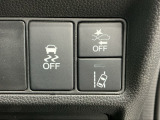 車がカーブの外側へ膨らんだり内側へ巻き込んだりする挙動を防止する横滑り防止装置、万が一の時にあると心強いホンダセンシング機能-衝突軽減ブレーキ・路外逸脱抑制機能付きです!