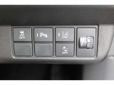 安全運転支援システムHonda SENSINGを搭載。衝突軽減ブレーキや、誤発進抑制機能、アダプティブクルーズコントロール、車線維持など複数の先進技術で安心・快適なドライブをサポートします。
