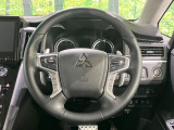 【純正革巻きステアリング】上質な革を使用することで、手にしっかり馴染みとても運転しやすいハンドルです♪