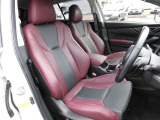 【内装】レヴォーグの車内です♪もちろん、フロアマットもついてますよ〜!