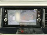 アラウンドビューモニターは4方のカメラで真上から車を見たようにモニターで確認ができる日産の自慢の装備です。是非実際の車で体感してみてください。