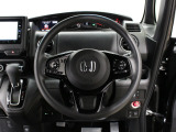 【運転席まわり】Honda独自の設計思想に基づき、自然に手を伸ばした先に操作したいものがあるようレイアウトを追求 !