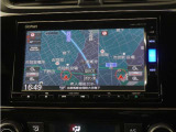 ホンダ純正インターナビ(VRU-225CVi)&バックカメラが装備されているので、普段の使い勝手もロングドライブも快適です。
