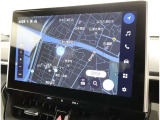純正ナビを装備。タッチパネル式で使いやすく、お出かけもラクラクです。