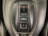 「e:HEV」は、モーター走行を中心にしながら電気エネルギーやエンジン動力を最も効率よく使い分けることができる賢いハイブリッドシステムです。シフトはエレクトリックギアセレクターになっています。