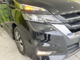【LEDヘッドライト】悪天候や夜間走行時も良好な視界を確保し安心して運転できる高輝度LEDヘッドライトを装備!点灯速度が早く、消費電力も抑えられています。