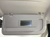 【運転席サンバイザー】鏡が付いているのでメイク直しなどにも便利★