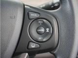 ◆アダプティブクルーズコントロール◆予め設定した車速内でクルマが自動的に加減速。前走車との適切な車間距離を維持しながら追従走行します。【LKAS】車線維持支援システムでステアリング操作を支援。