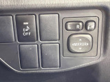 【電動格納ミラー】サイドミラーは電動格納式となっており、狭い駐車場でもキズがつくリスクを抑えられます。