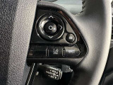 ステアリングスイッチ付き。前方から目を離すことなく操作することが可能です。