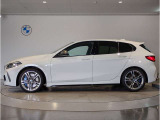 【拘りのFR】BMWが多く採用するFR車。ダイレクトでスポーティな加速感・シャープなハンドリングを実現。縦置きエンジンレイアウトにより、フラットで上質な乗り味です。
