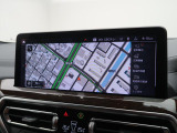 【純正ナビゲーション】BMWのナビゲーションは操作性も良く、詳細な地図情報と交通状況を見やすく表示し、快適なドライビングをサポートしながら目的地までナビゲートします。