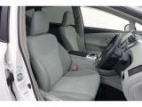しっかりとしていて上質な座り心地のシートです。 座り心地も良くて長時間の運転も快適ですよ。 肌触りの良いシートが評判です。