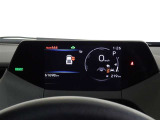 視点移動が少ないセンターメーター、ロングドライブも疲れません。