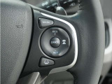 ◆アダプティブクルーズコントロール◆予め設定した車速内でクルマが自動的に加減速。前走車との適切な車間距離を維持しながら追従走行します。【LKAS】車線維持支援システムでステアリング操作を支援。