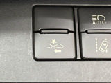 【トヨタセーフティセンス】走行中に前方の車両等を認識し、衝突しそうな時は警報とブレーキで衝突回避と被害軽減をアシスト。より安全にドライブをお楽しみいただけます。