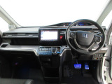 Honda車が初めての方にも扱いやすく分かりやすいインパネ周りと各種スイッチ類です。