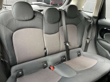 お車の点検、修理も自社整備工場にて対応致します。入庫案内からご来店までサービスアドバイザーと担当営業者でお客様をサポート致します。ご来店、ご連絡をスタッフ一同心よりお待ちしております。