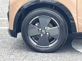 高級感引き立てるアルミ装着車。お洒落は足元からですね!