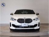 【キドニーグリル】BMWは約90年もの間、ほぼ全ての車両にひと目でBMWだと分かるこの特徴的なフロントグリルが備えられ、デザイン・アイコンとして親しまれてきました。