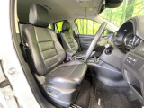 運転席シート廻りは使用感も少なく、良好な状態となっています。丁寧に使われていたことがよくわかりますね。