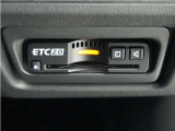 ◆ETC2.0装着◆進化したドライブ体験。料金収受システムだけだったETCが生まれ変わって、高速道路を賢く使うETC2.0に進化しました。多彩な情報サービスが便利で快適なドライブ体験を提供します。