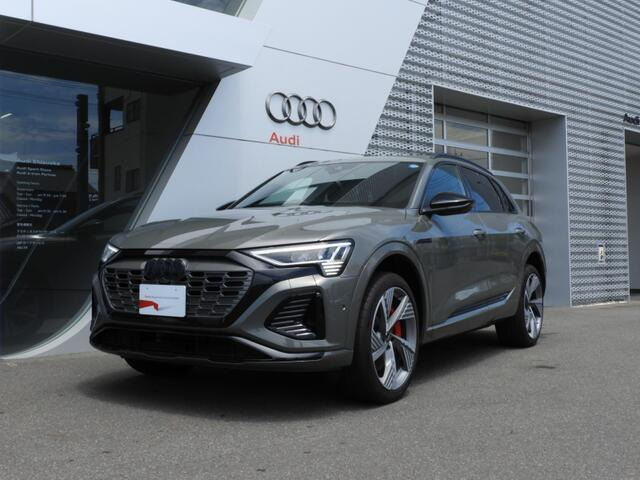 Q8 e-tron 55 クワトロ Sライン 4WD