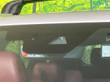 【i-ACTIVESENSE】走行中に前方の車両等を認識し、衝突しそうな時は警報とブレーキで衝突回避と被害軽減をアシスト。より安全にドライブをお楽しみいただけます。