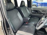 【運転席】座り心地が良いシートなので長時間の運転でも快適にお過ごしいただけます。新品のフロアマットのご注文も可能です。掲載箇所以外にご希望の写真がございましたらお気軽にお問い合わせ下さい。