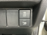 車がカーブの外側へ膨らんだり内側へ巻き込んだりする挙動を防止する横滑り防止装置、歩行者に車両の接近を知らせ注意を促す車両接近通報装置付きです!