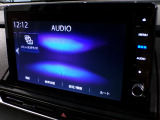 CD、DVD、Bluetooth、AM、FM、AUX、スマートフォン接続ができます。