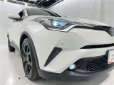 フォグランプ装着車です。暗い夜道の車両前方を明るく照らします