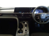 【メーター廻り】シンプルで飽きないデザイン、運転中も視界の邪魔にならない構造になっているので運転に支障もありません♪