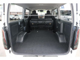 ベットキットを装着してフルフラットにすればキャンプや車中泊、アウトドアにもバッチリな1台になります♪