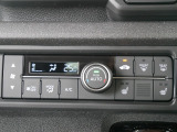 【オートエアコン】オートエアコンで快適な車内!温度や風量を自動調整し、理想の車内環境を保ちます。煩わしさのない快適なドライブを楽しみましょう。
