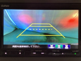 バックでの車庫入れも安心です! リアカメラが付いているバックモニター付のナビを装備しております。操作線もついており距離感も画面から確認できます。