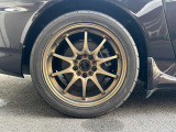 本車両は修復歴ありのため保証対象外となりますが、その分、大幅に抑えた本体価格であり、購入後の予防整備やブッシュ類の交換といったメンテナンス面に十分な予算を回せる合理的な価格設定としています。
