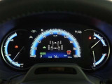 とっても見やすいメーターです。夜間時はラグジュアリーな気分にさせてくれる照明が魅力ですので、夜のドライブも楽しみになりますよ♪