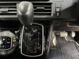 ハンドルに近い位置で、運転席からも見やすく操作しやすい ☆★インパネシフト★☆ どのギアに入っているか一目瞭然(^^)