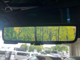 【デジタルインナーミラー】後席の大きな荷物や同乗者で後方が確認しづらい時でも安心!カメラが撮影した車両後方の映像をルームミラー内に表示。クリアな視界で状況の確認が可能です!
