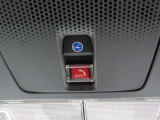エアバッグ作動時や後突時、もしくは車内のSOSボタンを押した際に緊急通報オペレーターに連携し、救急・警察を手配します。更にオペレーターにも連携、お客様のご要望に応じてロードサービスの手配を行います。