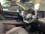 運転席まわりは、使用感も少なく良好な状態です。