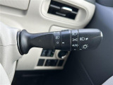 【 オートライト 】オートライトなのでライトの点け忘れを気にすることなく運転が出来ます。