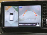 【アラウンドビューモニター】車を上から見下ろしているかのような映像で周囲の状況がひと目で確認、狭い駐車場に駐車するときも安心です♪