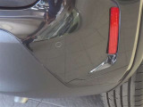 コーナーセンサーを車の前後に装備。障害物までの距離に応じて警告音を変えてお知らせ。縦列駐車時や駐車場・車庫などでの取り回しをサポートします。詳細は販売店スタッフまでおたずねください。