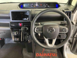 収納も充実、操作性良好なハンドルまわりです。また気持ちよくお乗り頂くために、徹底したルームクリーニングも実施しております。