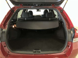 こちらはバックドアを上げた状態です。シートを倒せば荷室のスペースが広くなります!用途に合わせて快適な室内空間を!