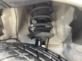 お車を安心してお乗りいただく為には、足回りの定期点検が欠かせません。サービスサポート(有償保証)では無料点検もご提供しており、安心のカーライフをお過ごしいただけるサポート体制が整っています。