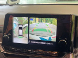 【アラウンドビューモニター】専用のカメラにより、上から見下ろしたような視点で360度クルマの周囲を確認することができます☆死角部分も確認しやすく、狭い場所での切り返しや駐車もスムーズに行えます。